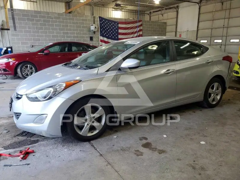 2013 Hyundai Elantra фото