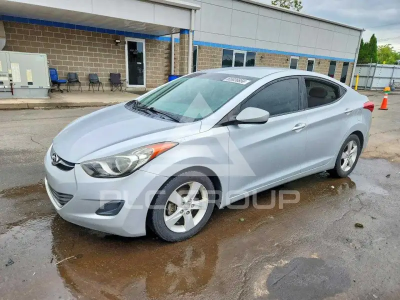 2013 Hyundai Elantra фото