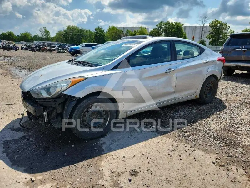 2013 Hyundai Elantra photo