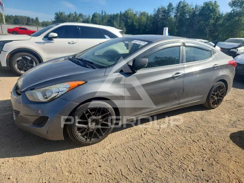 2013 Hyundai Elantra photo