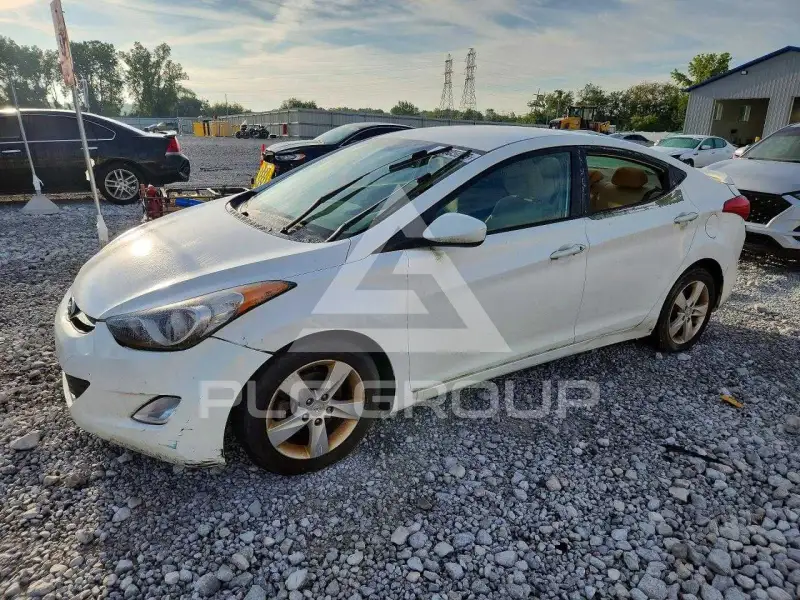 2013 Hyundai Elantra photo