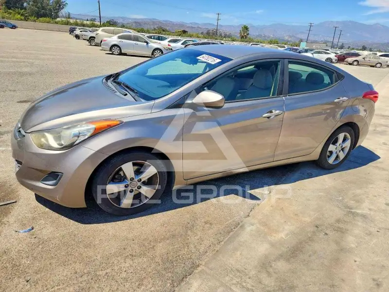 2013 Hyundai Elantra фото