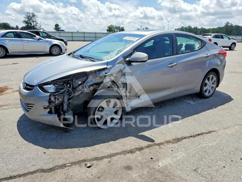 2013 Hyundai Elantra photo
