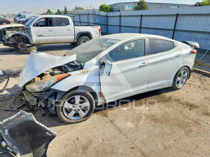 2013 Hyundai Elantra фото