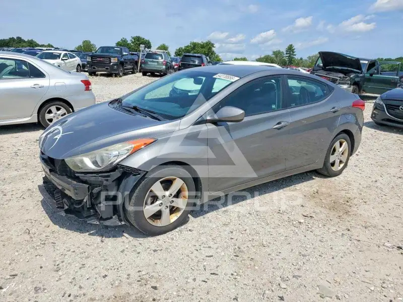 2013 Hyundai Elantra photo