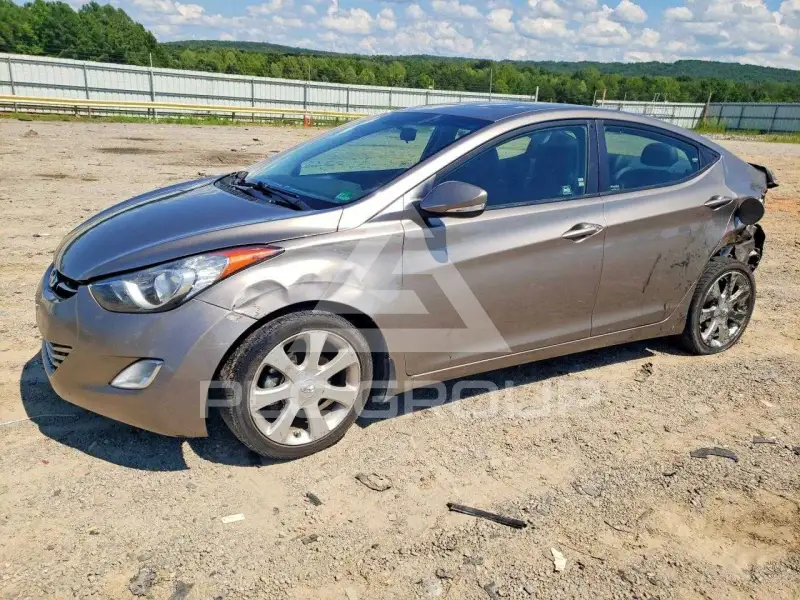 2013 Hyundai Elantra фото