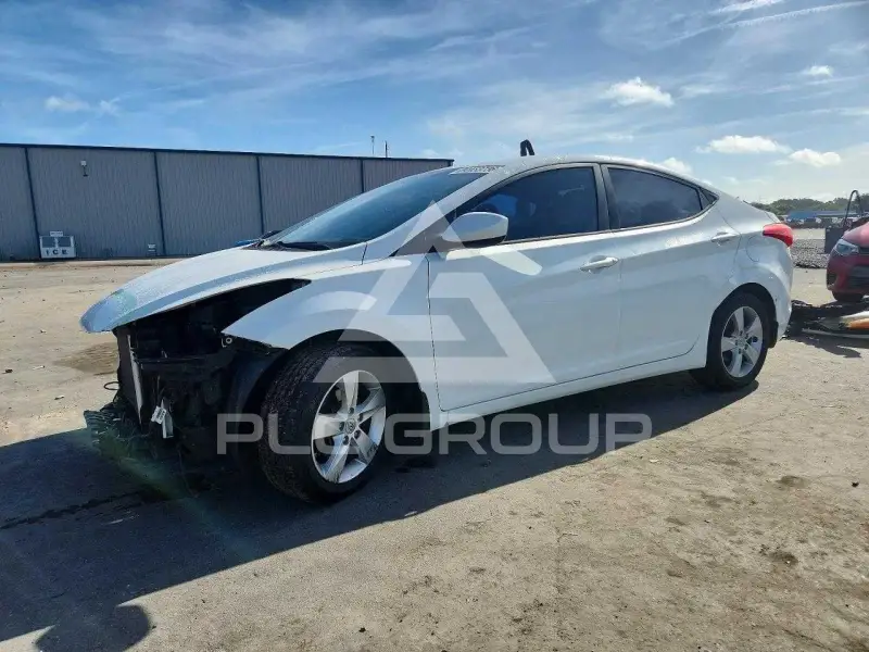 2013 Hyundai Elantra photo
