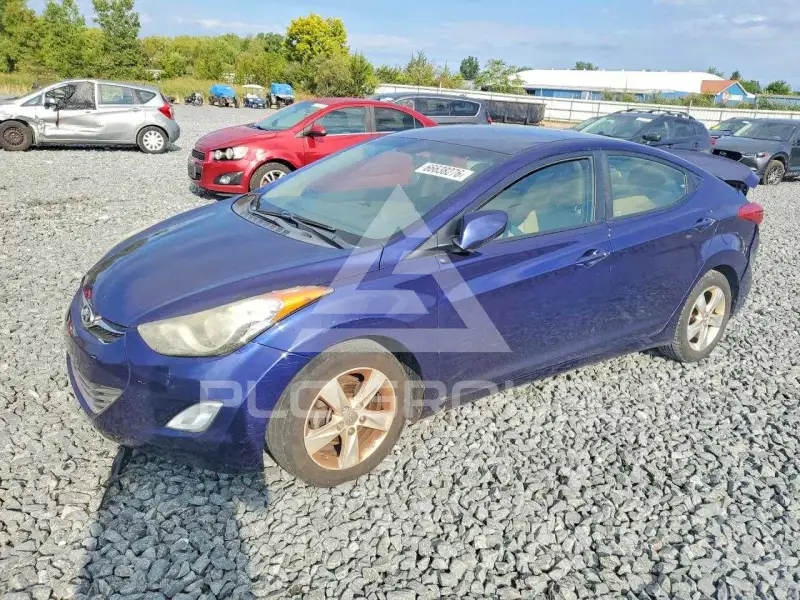 2013 Hyundai Elantra photo