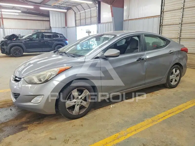 2013 Hyundai Elantra photo