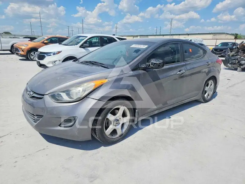 2013 Hyundai Elantra фото
