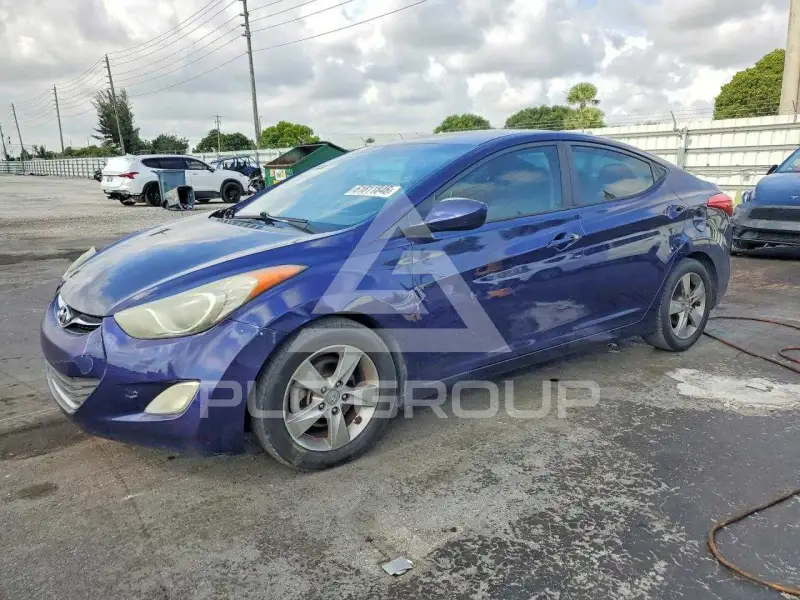 2013 Hyundai Elantra photo