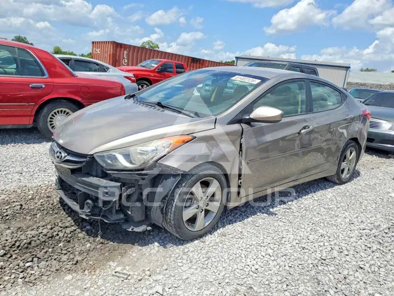 2013 Hyundai Elantra фото