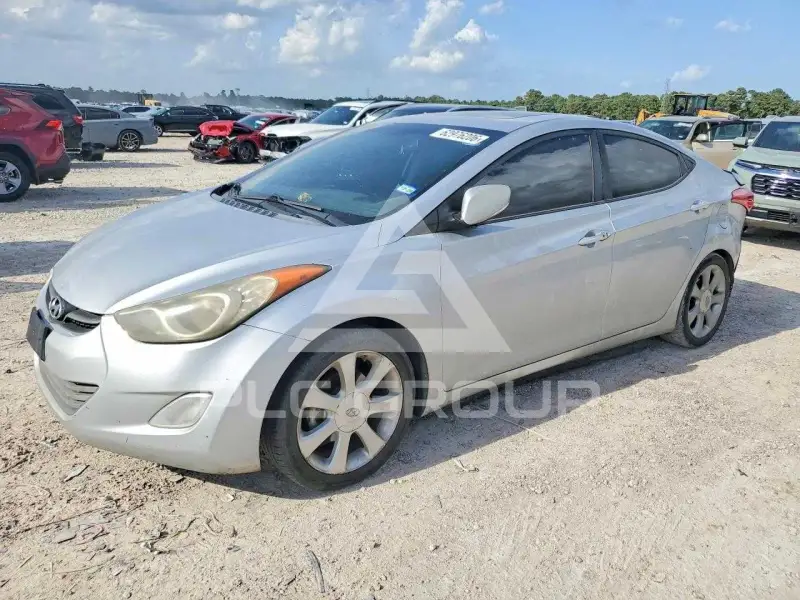 2013 Hyundai Elantra photo