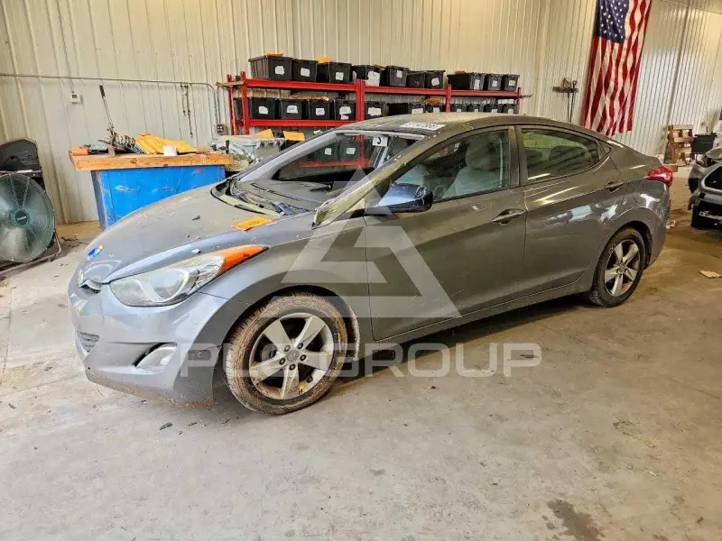 2013 Hyundai Elantra photo
