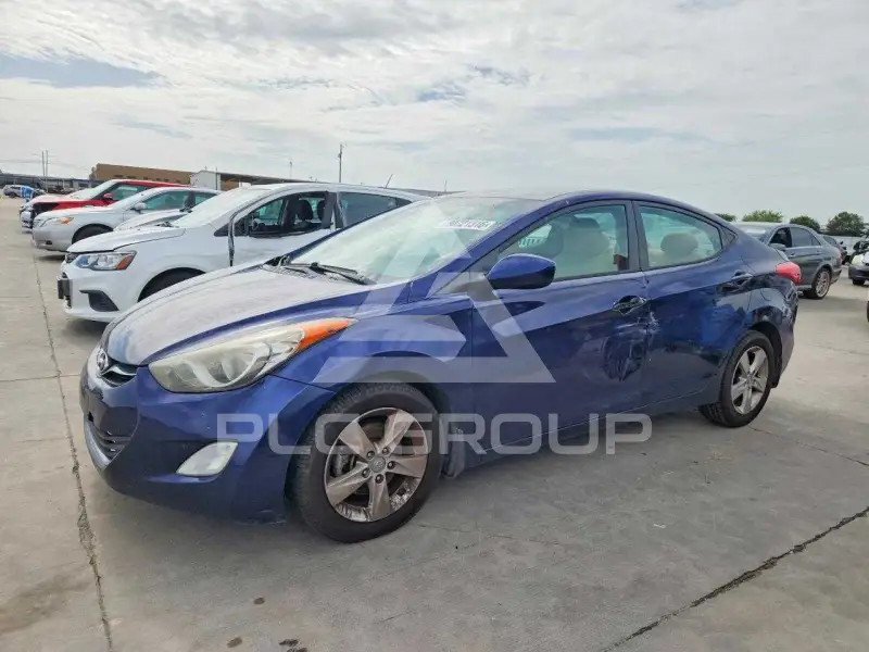 2013 Hyundai Elantra photo