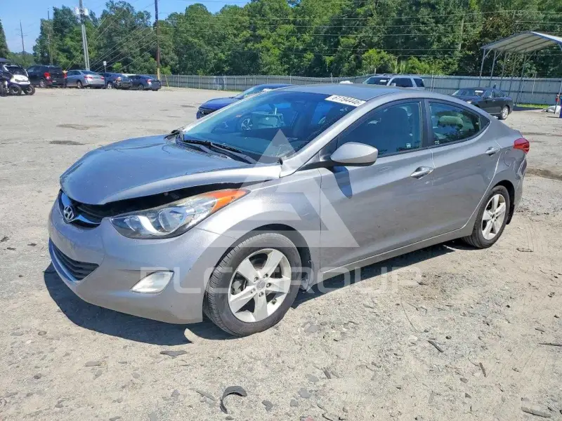 2013 Hyundai Elantra photo