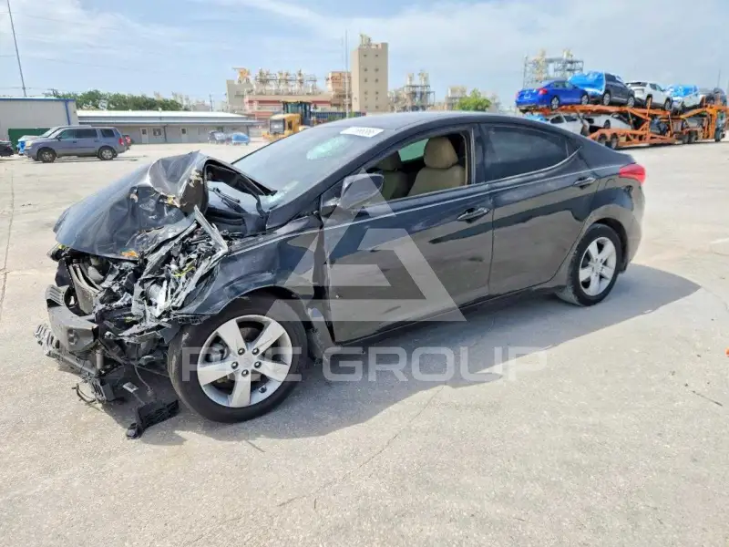 2013 Hyundai Elantra фото