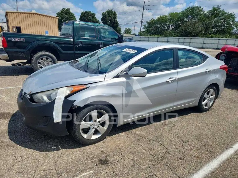 2013 Hyundai Elantra фото