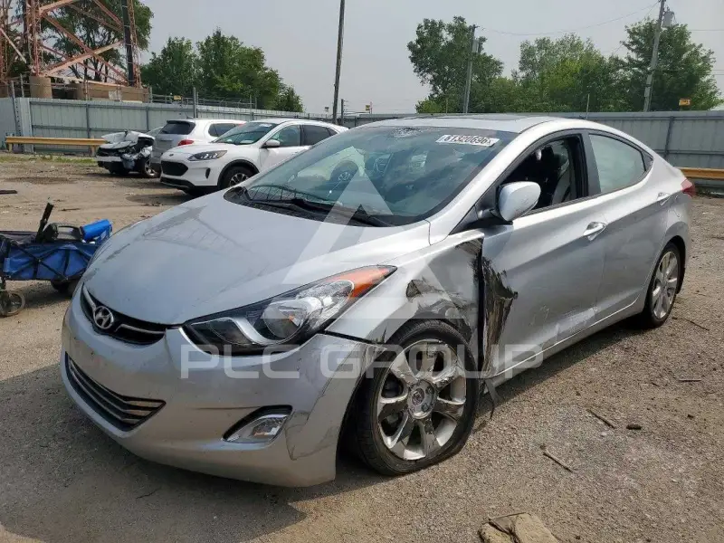 2013 Hyundai Elantra photo