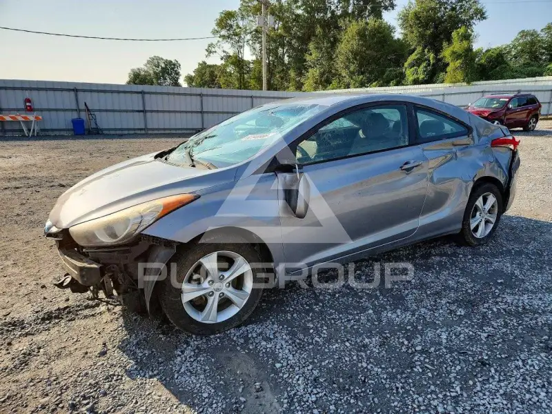 2013 Hyundai Elantra фото