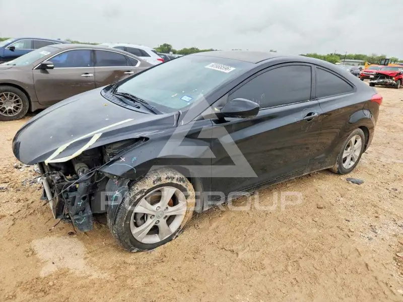 2013 Hyundai Elantra photo