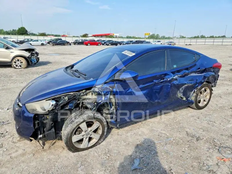 2013 Hyundai Elantra photo