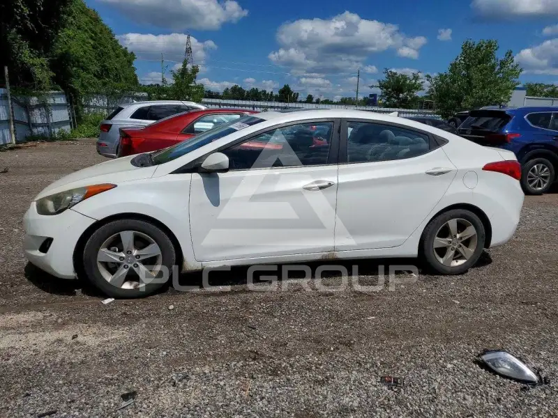 2013 Hyundai Elantra photo