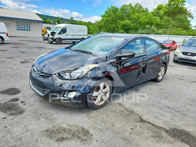 2013 Hyundai Elantra фото