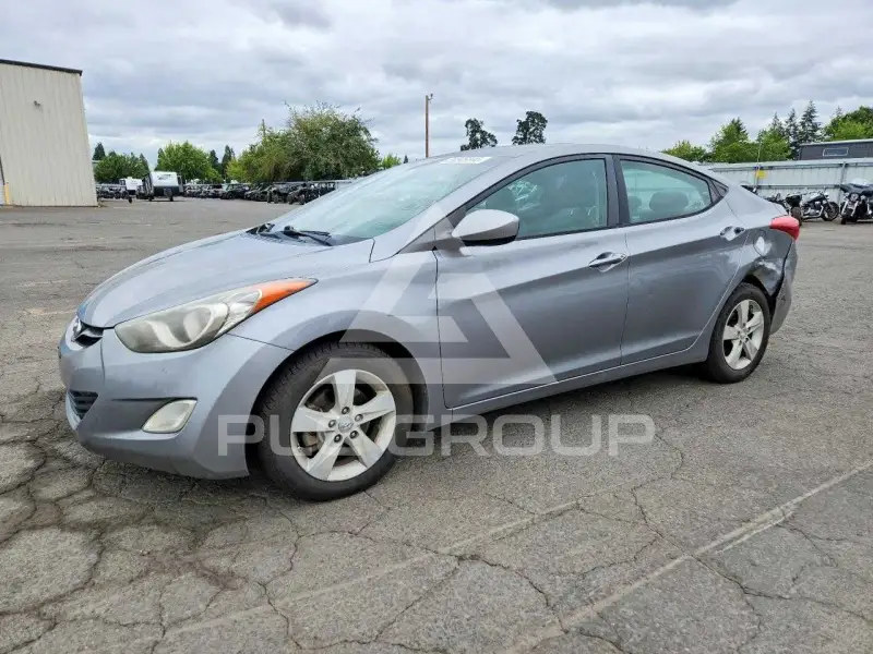 2013 Hyundai Elantra photo