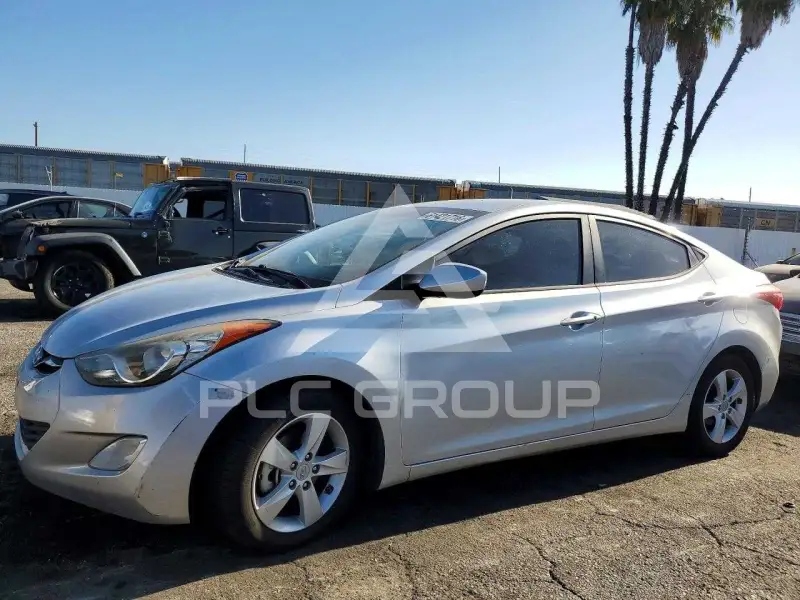 2013 Hyundai Elantra photo