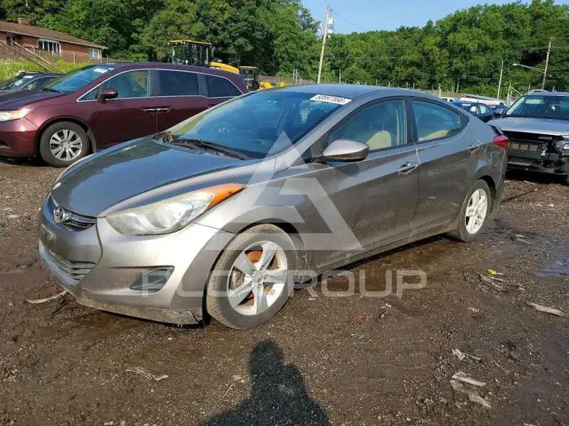 2013 Hyundai Elantra фото