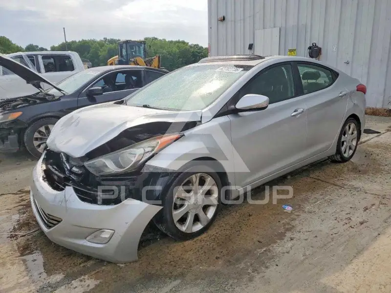 2013 Hyundai Elantra фото