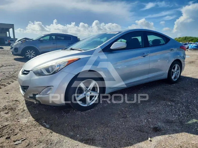 2013 Hyundai Elantra фото