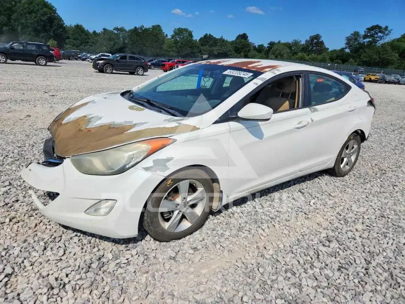 2013 Hyundai Elantra photo