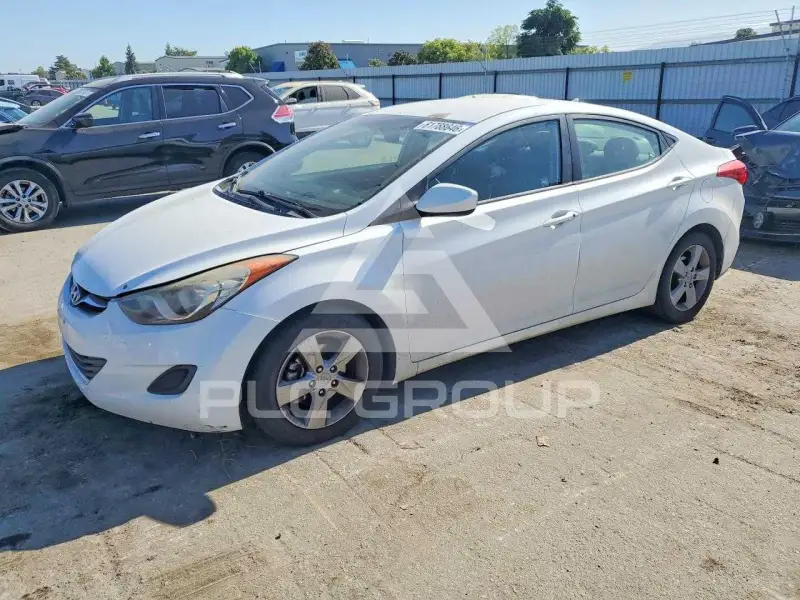2013 Hyundai Elantra фото