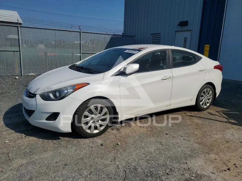 2013 Hyundai Elantra photo