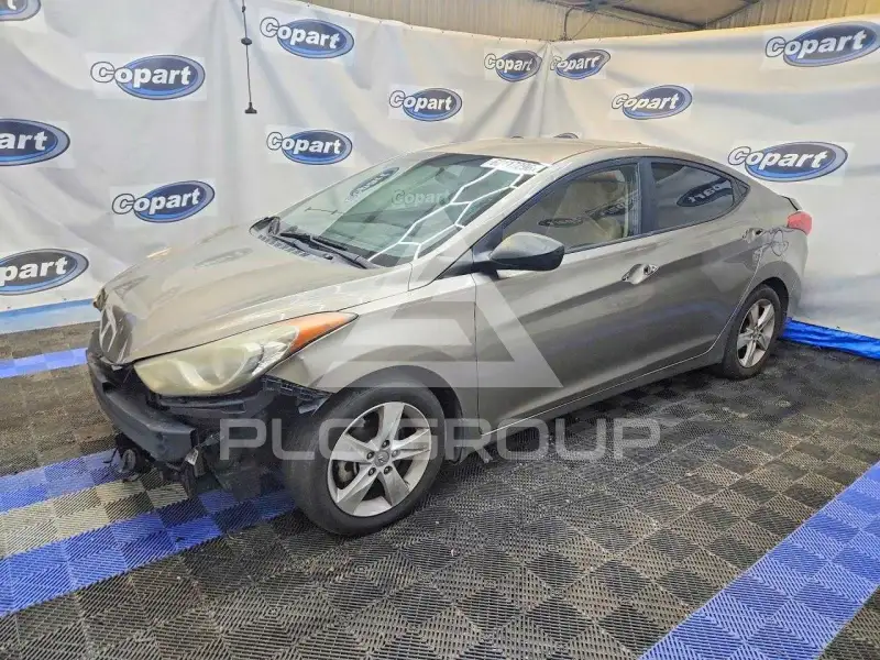 2013 Hyundai Elantra фото