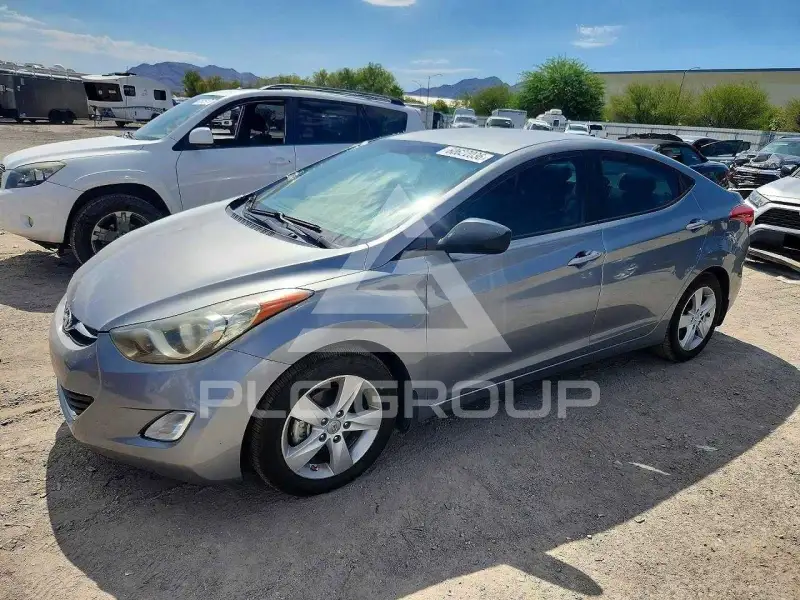 2013 Hyundai Elantra фото