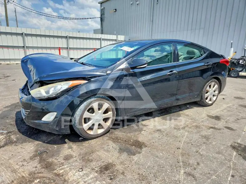 2013 Hyundai Elantra photo
