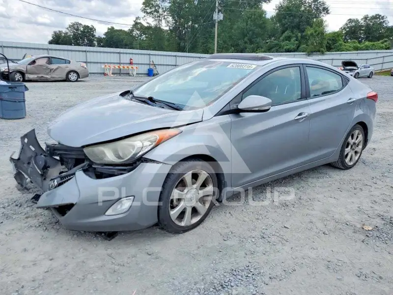 2013 Hyundai Elantra фото