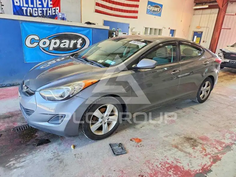 2013 Hyundai Elantra photo