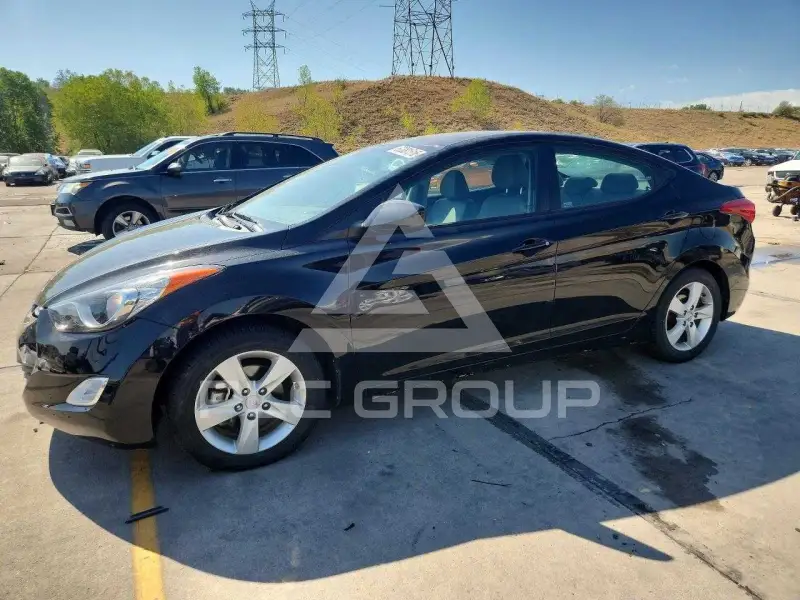 2013 Hyundai Elantra photo