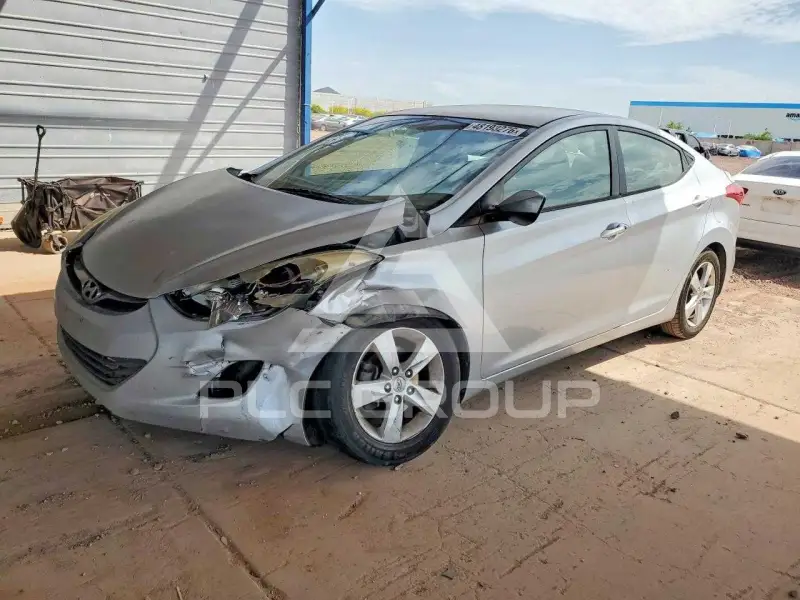 2013 Hyundai Elantra фото
