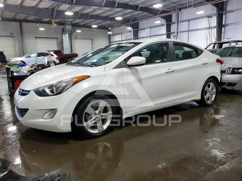 2013 Hyundai Elantra photo