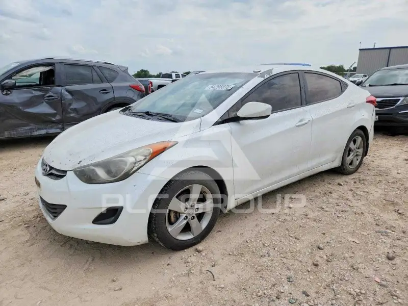 2013 Hyundai Elantra photo