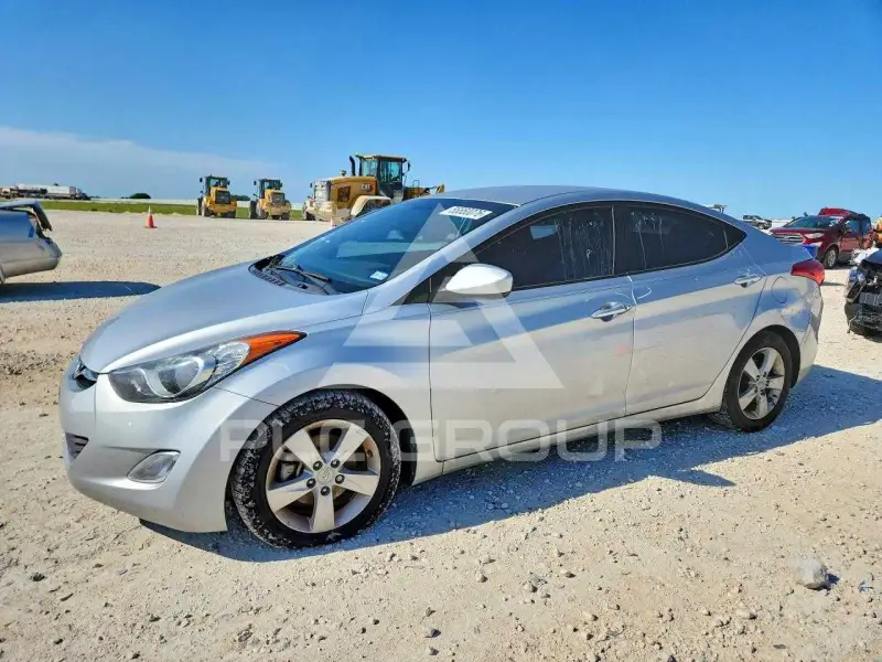 2013 Hyundai Elantra фото