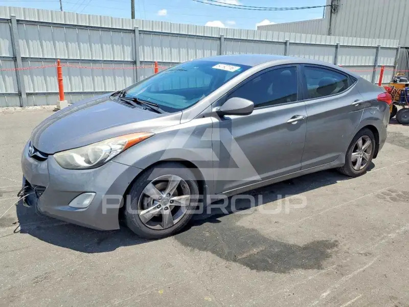 2013 Hyundai Elantra фото