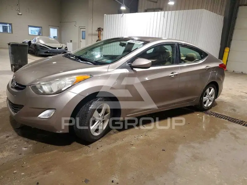 2013 Hyundai Elantra фото