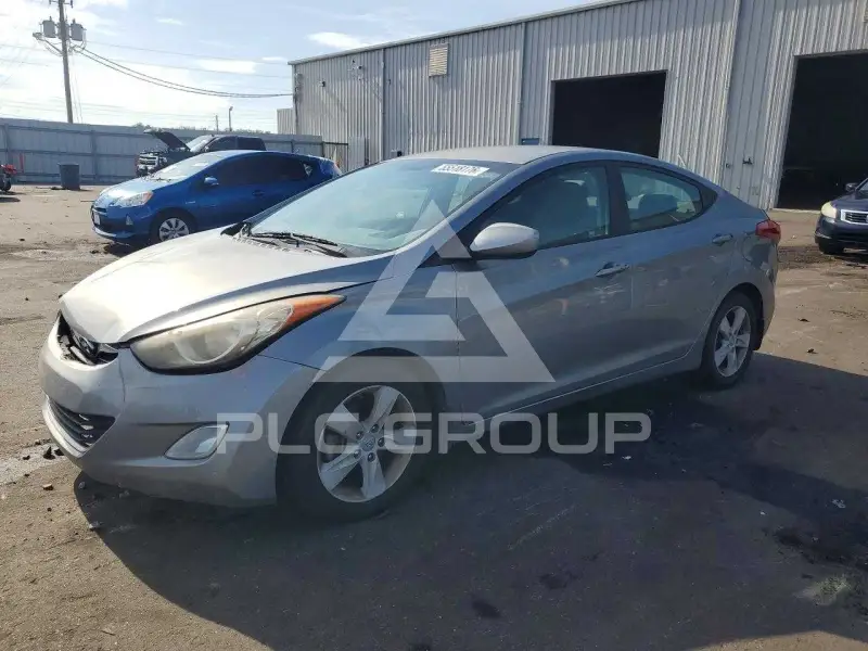 2013 Hyundai Elantra photo