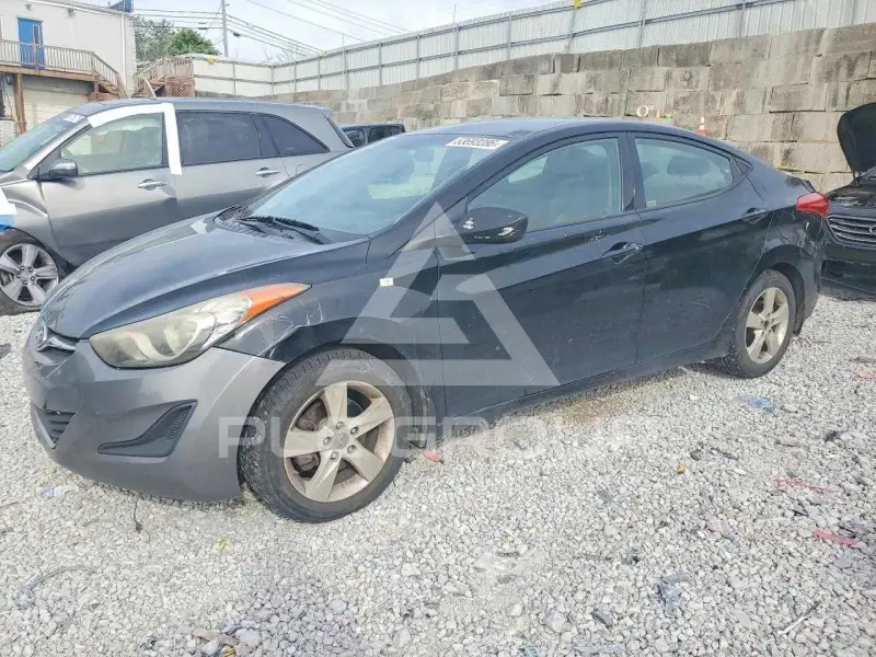 2013 Hyundai Elantra фото